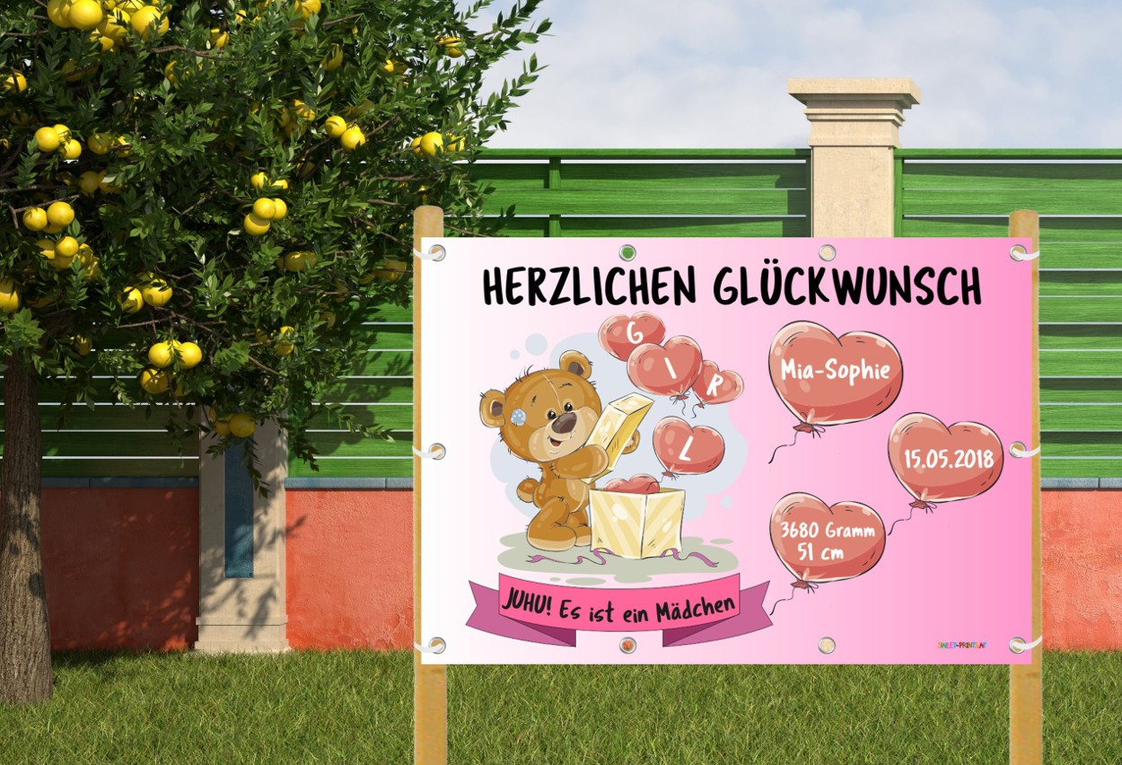 Banner zur Geburt mit Bär montiert auf 2 Holzstaffeln