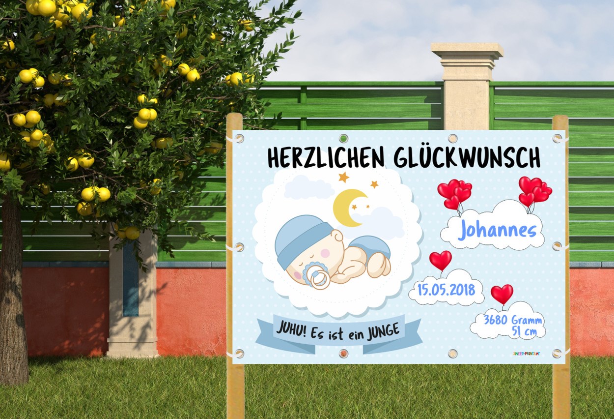 Banner zur Geburt montiert auf 2 Holzstaffeln